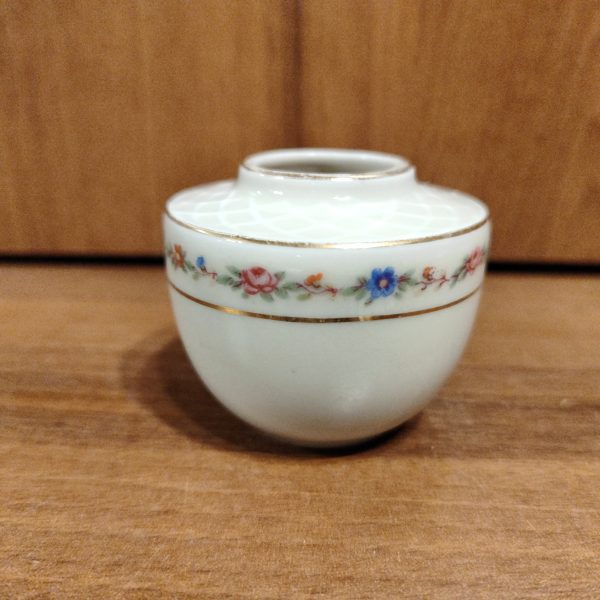 Маленькая вазочка